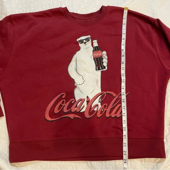 Coca Cola Red Sweatshirt Women’s Medium Polar Bear Graphic Cotton Blend Cozy - Picture 8 of 9